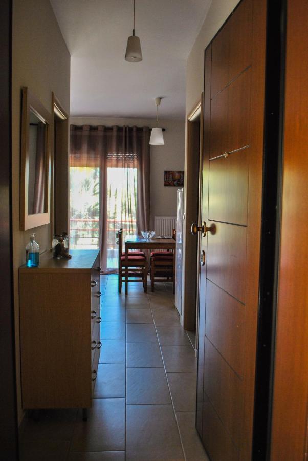 Canal Luxury Apartments Неа-Потідея Екстер'єр фото
