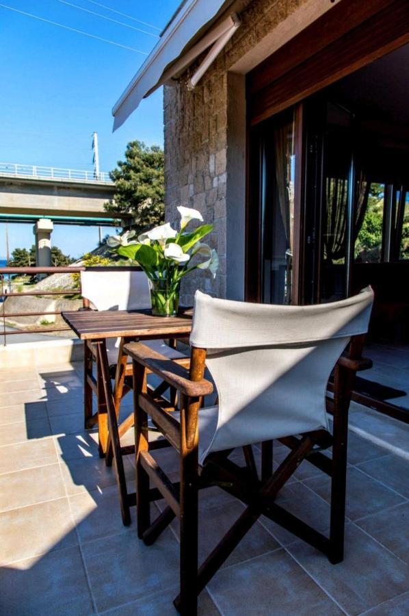 Canal Luxury Apartments Неа-Потідея Екстер'єр фото