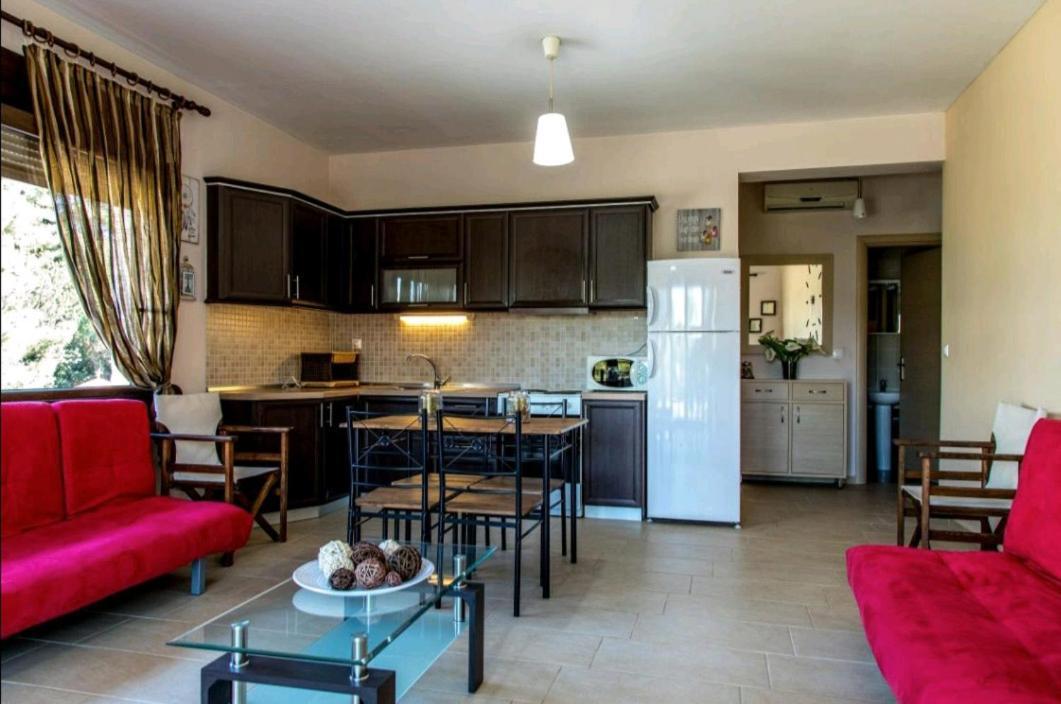 Canal Luxury Apartments Неа-Потідея Екстер'єр фото