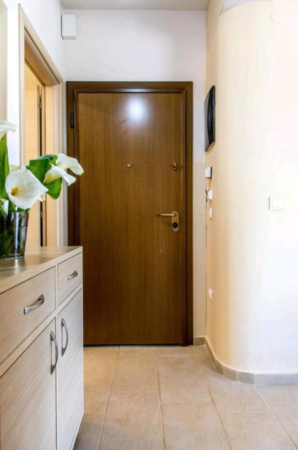 Canal Luxury Apartments Неа-Потідея Екстер'єр фото